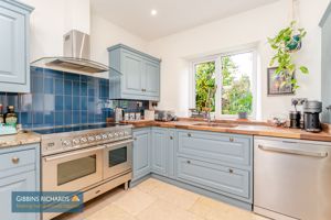 Kitchen- click for photo gallery